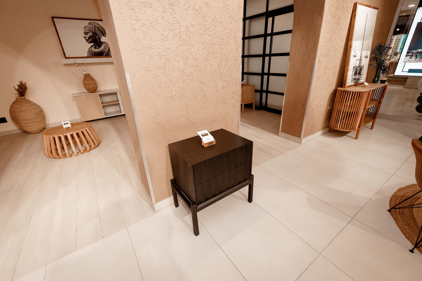 OKUN BLACK PEDESTALS