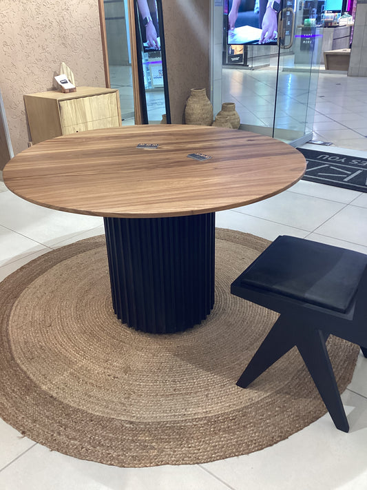 DRUM BASE DINING TABLE
