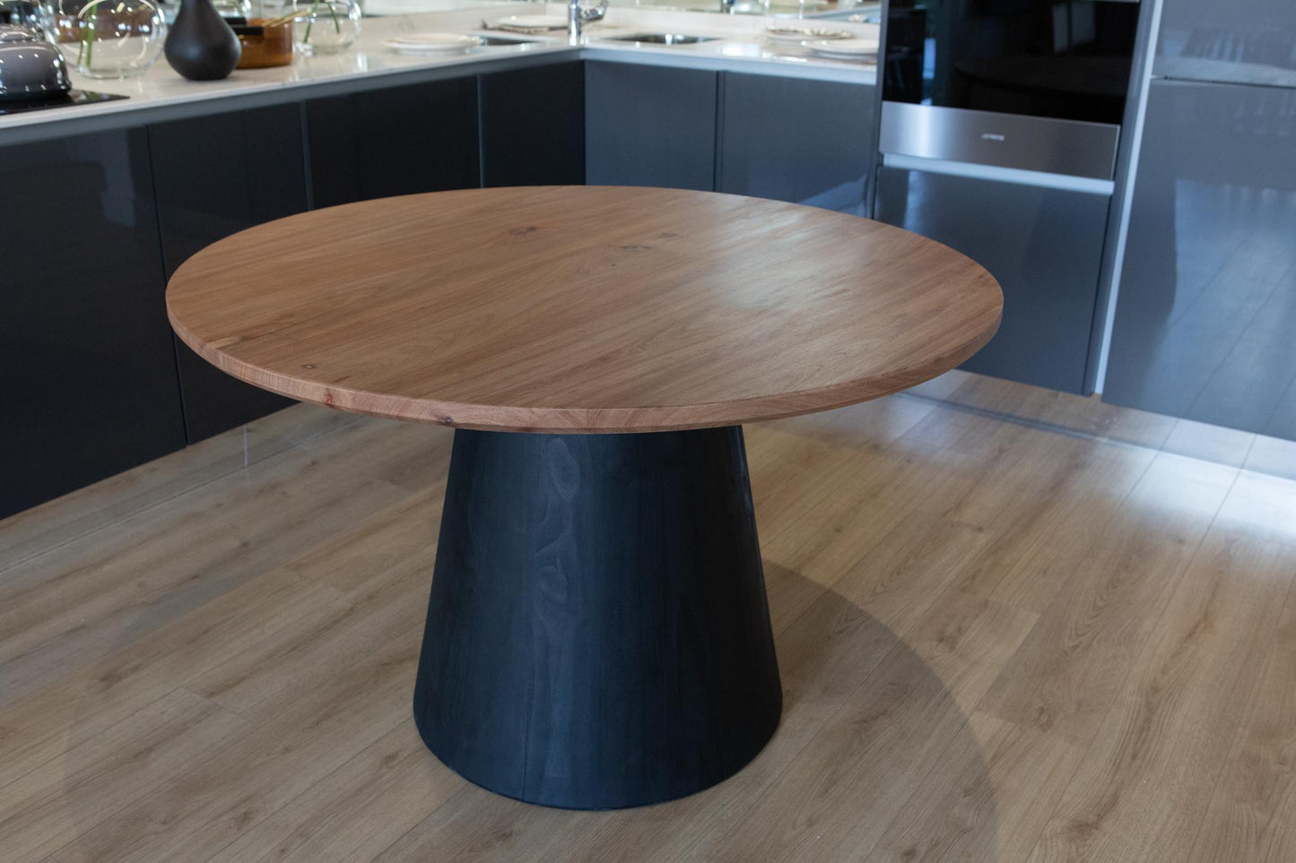 UMBANE DINING TABLE (KIAAT TOP)