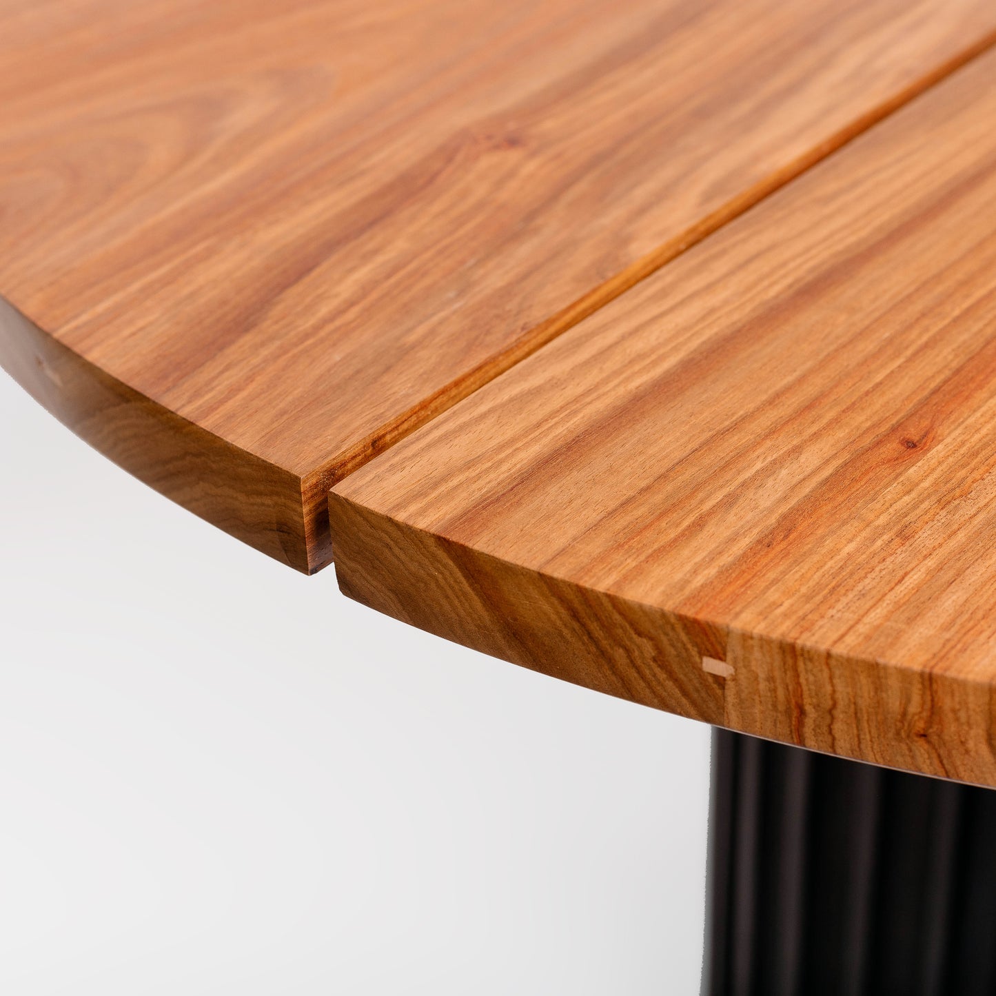 OHUN 8 SEATER TABLE